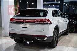 ڤۆڵکسواگن ئەتڵەس کرۆس سپۆرت